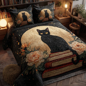 Golden Gaze Black Cat 3-Piece Quilted Bedding Set